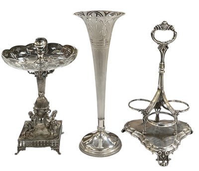 Lot 1071 - • A large Edwardian blown trumpet shaped vase,...