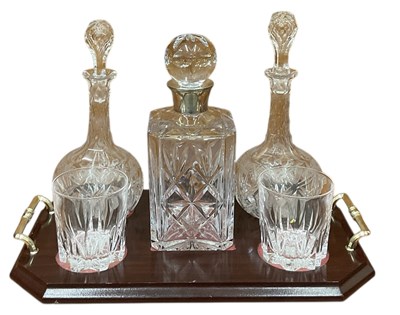 Lot 634 - A drinks tray with a harlequin set, comprising...