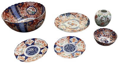 Lot 1020 - A large 19th century Japanese Imari decorated...