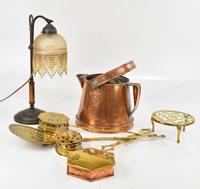 Lot 1425 - A copper bucket, height with handle up 35cm,...