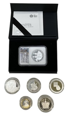 Lot 1401 - ROYAL MINT; a cased proof Platinum Wedding...