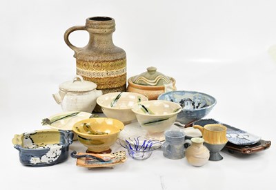 Lot 2596 - A collection of decorative ceramics, including...