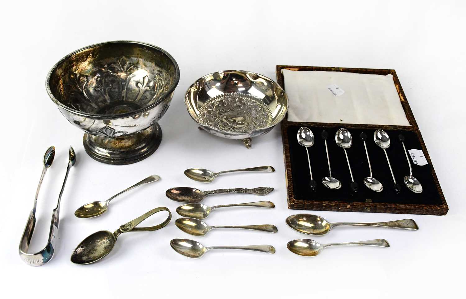 Lot 887 - A cased of hallmarked silver coffee bean