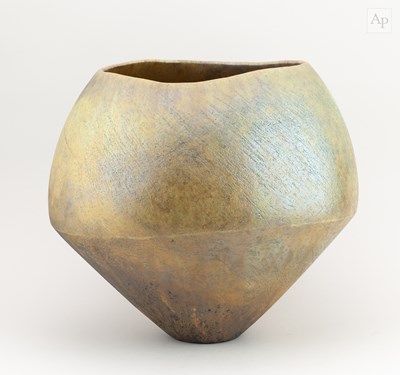 Lot 638 - STEPHEN MURFITT (born 1953); an angular raku...