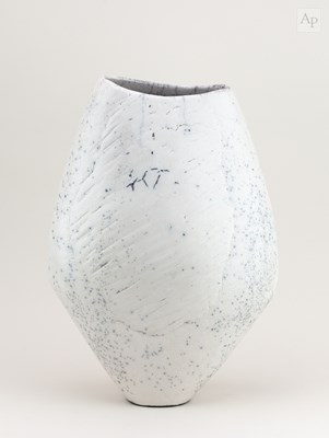 Lot 637 - STEPHEN MURFITT (born 1953); an angular raku...