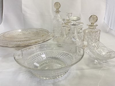 Lot 342 - A large collection of decorative glass,...