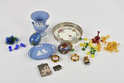 Lot 1552 - A group of miniature Murano glass tableware,...