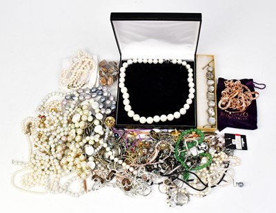 Lot 1540 - A group of costume jewellery, to include a...
