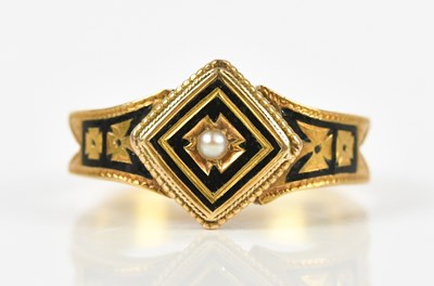 Lot 481 - A Victorian 15ct yellow gold and black enamel...