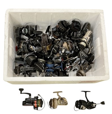 Lot 311 - A collection of approximately thirty modern...