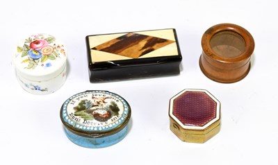 Lot 150 - An 18th century enamelled patch box decorated...