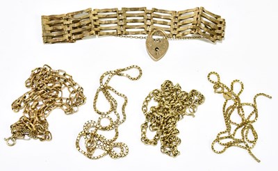 Lot 1254 - A 9ct yellow gold five bar gate link bracelet,...