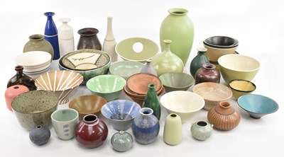 Lot 2586 - A collection of decorative contemporary and...