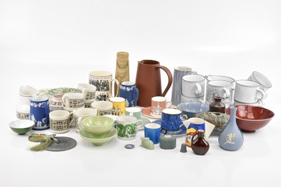 Lot 2631 - A collection of Victorian and later ceramics...