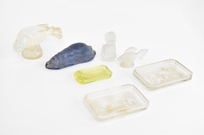 Lot 260 - VELUX; an Art Deco opalescent glass model of a...