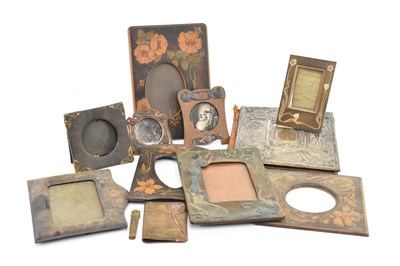 Lot 177 - A collection of Art Nouveau and sessesionist [?...