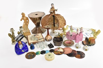 Lot 536 - A collection of Art Nouveau and Art Deco...