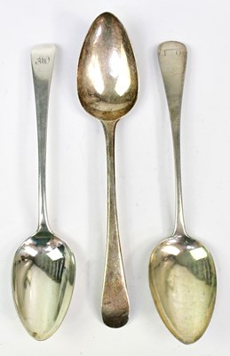Lot 1092 - Three George III hallmarked silver serving...