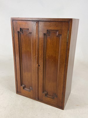 Lot 712 - H HUPMAN HABANA, GOLDEN CORONAS; an oak cigar...