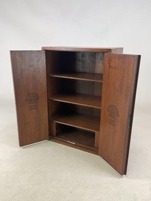 Lot 712 - H HUPMAN HABANA, GOLDEN CORONAS; an oak cigar...