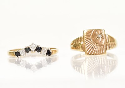 Lot 1330 - A 9ct gold signet ring, the table with...
