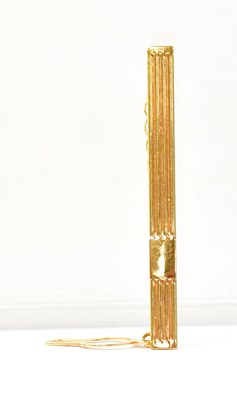 Lot 1472 - A 9ct yellow gold tie pin, length 5.2cm, with...