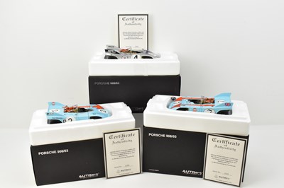Lot 265 - AUTO ART; three diecast collectors' model...