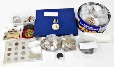 Lot 1225 - A quantity of UK and world coinage, to include...