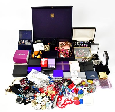 Lot 1520 - A quantity of costume jewellery, to include a...