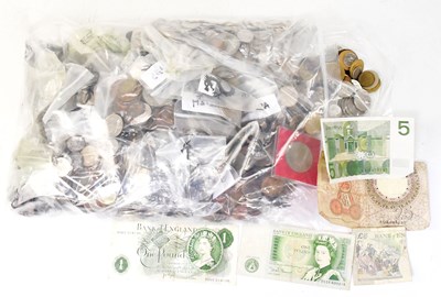 Lot 1242 - A collection of UK and world coinage, to...