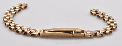 Lot 544 - A 9ct yellow gold watch strap, approx 4.6g.
