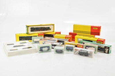 Lot 2138 - A collection of N gauge scale track, train...