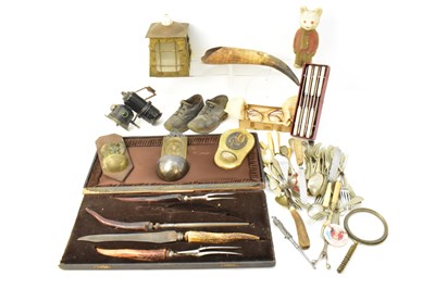 Lot 669 - Various mixed vintage collectables including a...