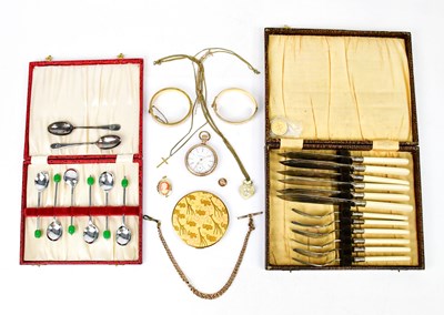 Lot 1515 - A small lot of costume jewellery, to include...