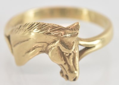 Lot 1256 - A George V 9ct yellow gold ring modelled as a...