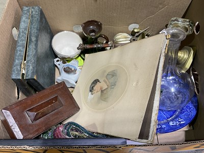 Lot 60 - Two boxes of various collectors' items,...