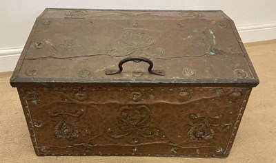 Lot 44 - An Art Noveau coppered log basket, 37 x 63 x...