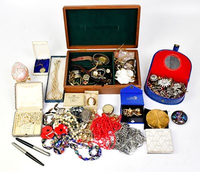 Lot 1545 - A quantity of costume jewellery to include...