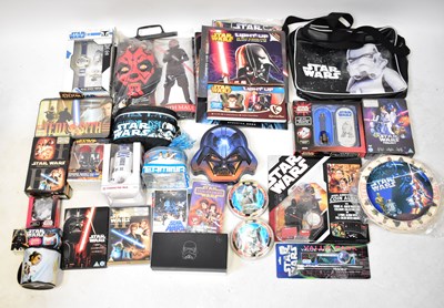 Lot 633 - STAR WARS; various collectible items, to...