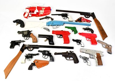 Lot 470 - A Lonestar Flash Gordon space gun in holster,...
