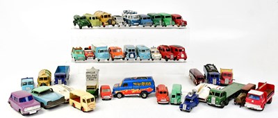 Lot 389 - Various loose diecast vehicles, including a WH...