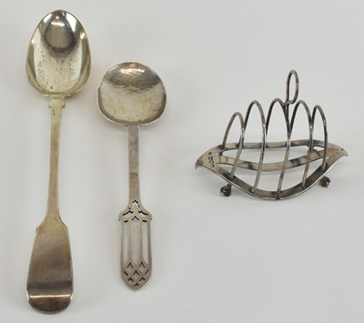 Lot 1053 - CHAWNER & CO; a Victorian hallmarked silver...