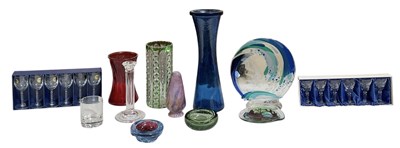 Lot 582 - Ten pieces of assorted art glass including S A...