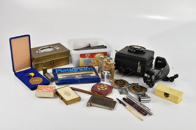Lot 1448 - An assortment of collectors' items including a...