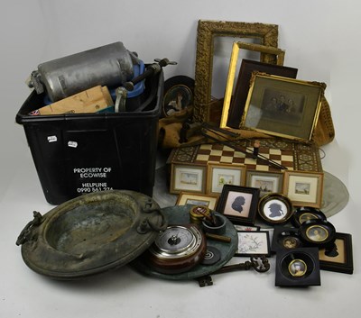 Lot 1451 - An assortment of collectors' items including a...