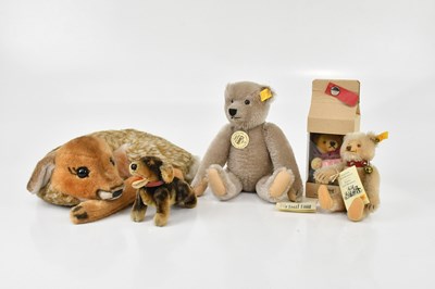 Lot 2074 - STEIFF; a selection of modern plush teddy...
