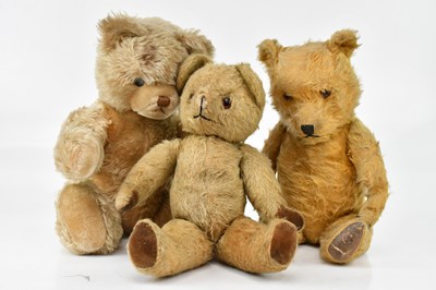Lot 2075 - Three vintage plush teddy bears, height of...
