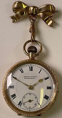 Lot 600 - An 18ct yellow gold fob watch with white...
