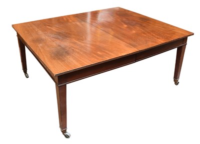 Lot 2735 - An Edwardian mahogany extending dining table...