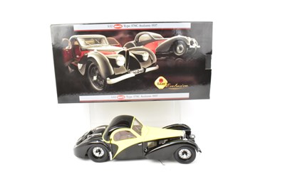 Lot 267 - BAUER EXCLUSIVE; a boxed 1:12 scale collectors'...